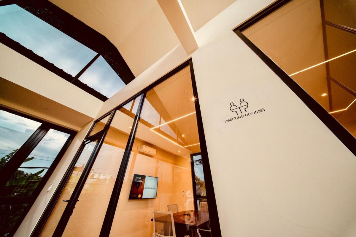 Thehub Pererenan Coworking, Pool And Rooftop チャングー エクステリア 写真