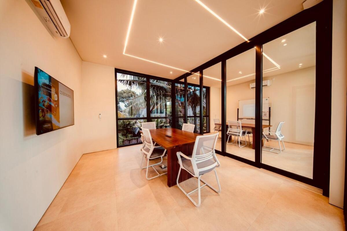 Thehub Pererenan Coworking, Pool And Rooftop チャングー エクステリア 写真